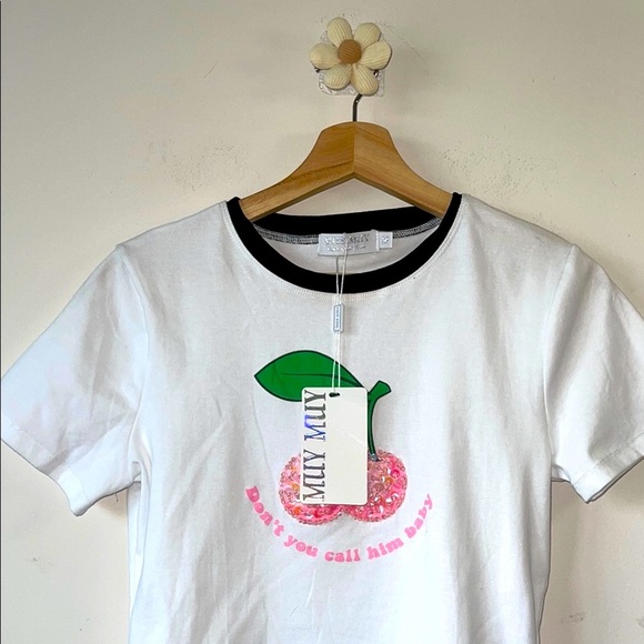 White and Green  Top with Playful Design - Picture 5 of 7